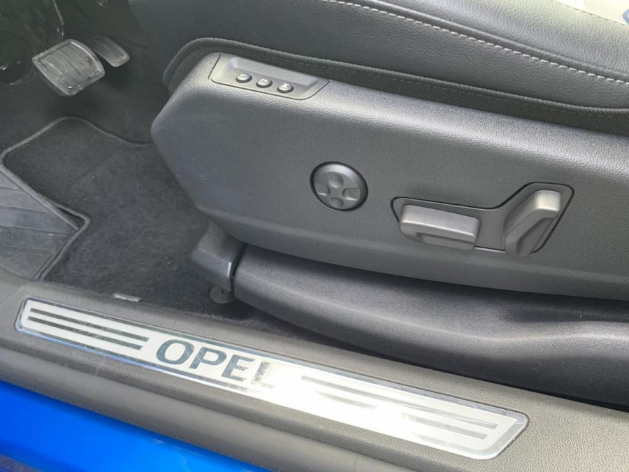 OPEL GRANDLAND 1.6 Hybrid 225 Ultimate Auto avec Caméra 360°, Sièges électriques et Hayon  occasion